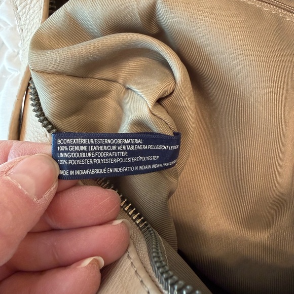 American Leather Co. Ivory Shoulder Bag Purse Zipper With Inner Pockets - Picture 8 of 11